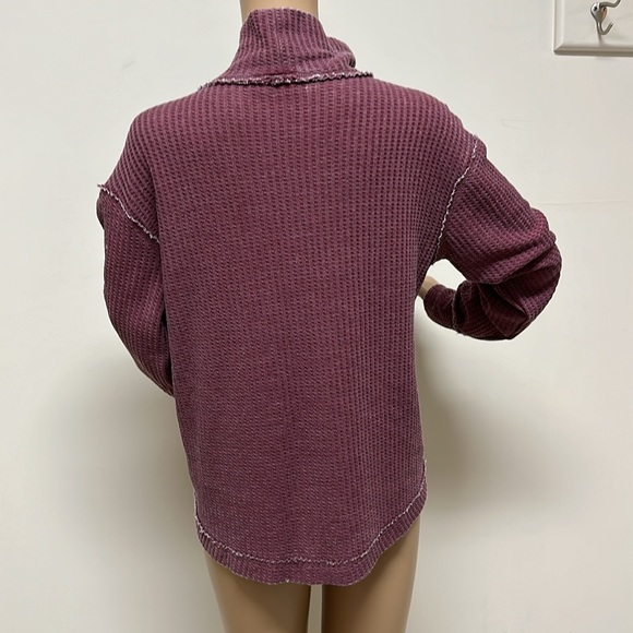 True Craft Mock Turtleneck Waffle Top with Raw Edged Trim in Maroon Size M - Picture 6 of 10